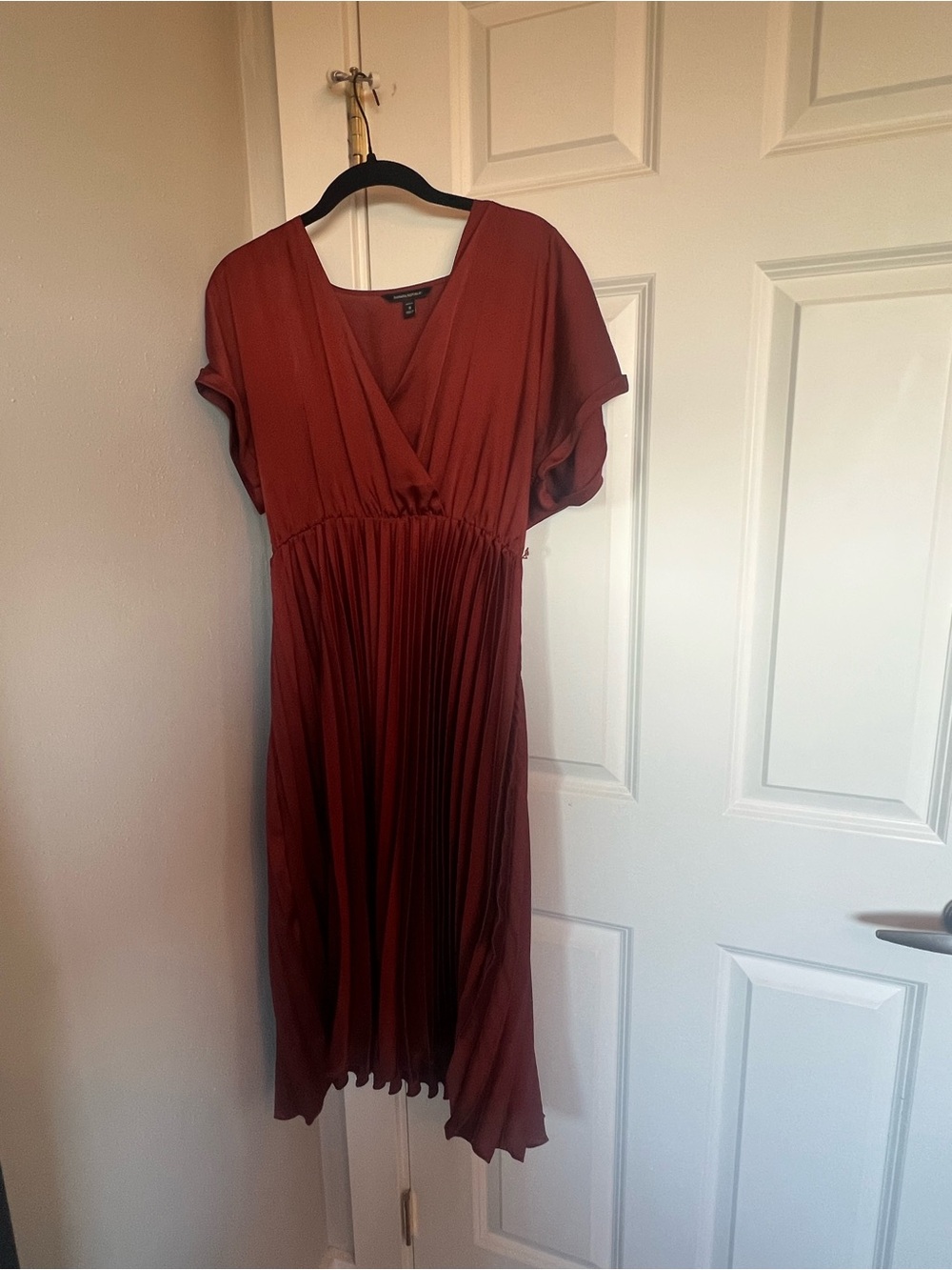 Banana Republic Rust Red Pleated V-Neck Dress